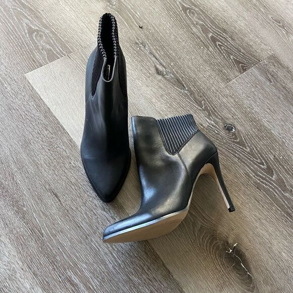 BCBGeneration ankle pointy toe boots genuine leather 10 - Picture 1 of 2